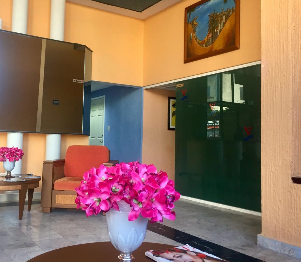 Hotel Versalles Suites Cancún Exterior foto