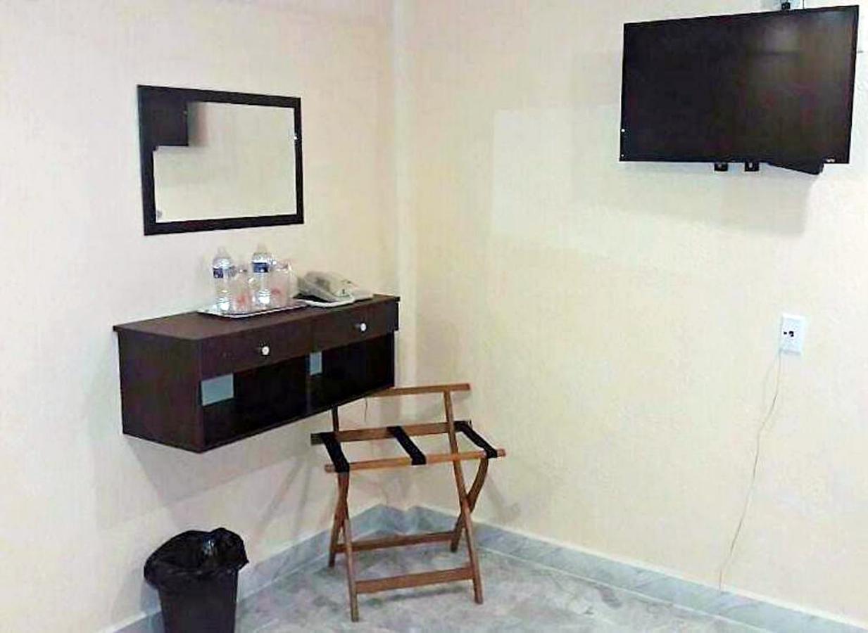 Hotel Versalles Suites Cancún Exterior foto