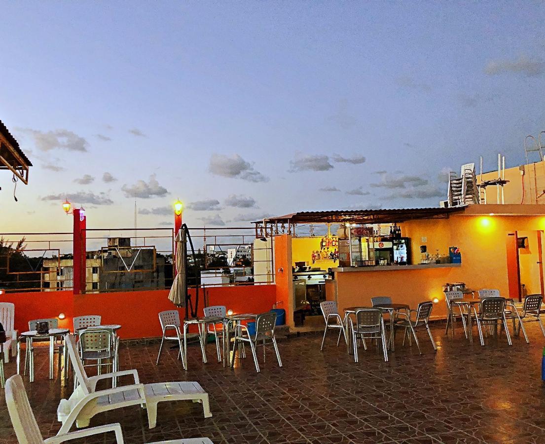 Hotel Versalles Suites Cancún Exterior foto